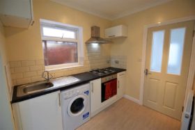 2 bedroom Flat to re...